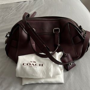 Smooth leather crossbody burgundy bag